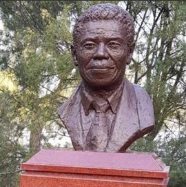 Nelson Mandela statue, JinTai Art Museum, Chaoyang Park